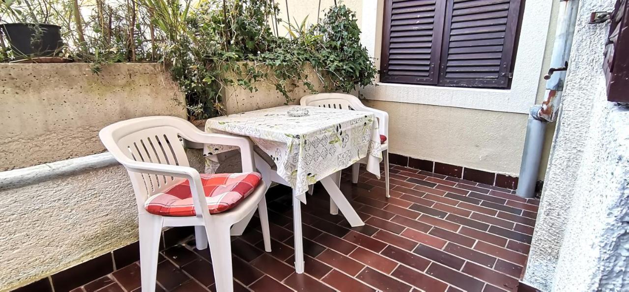 Apartments And Room Pergola ロヴィニ エクステリア 写真